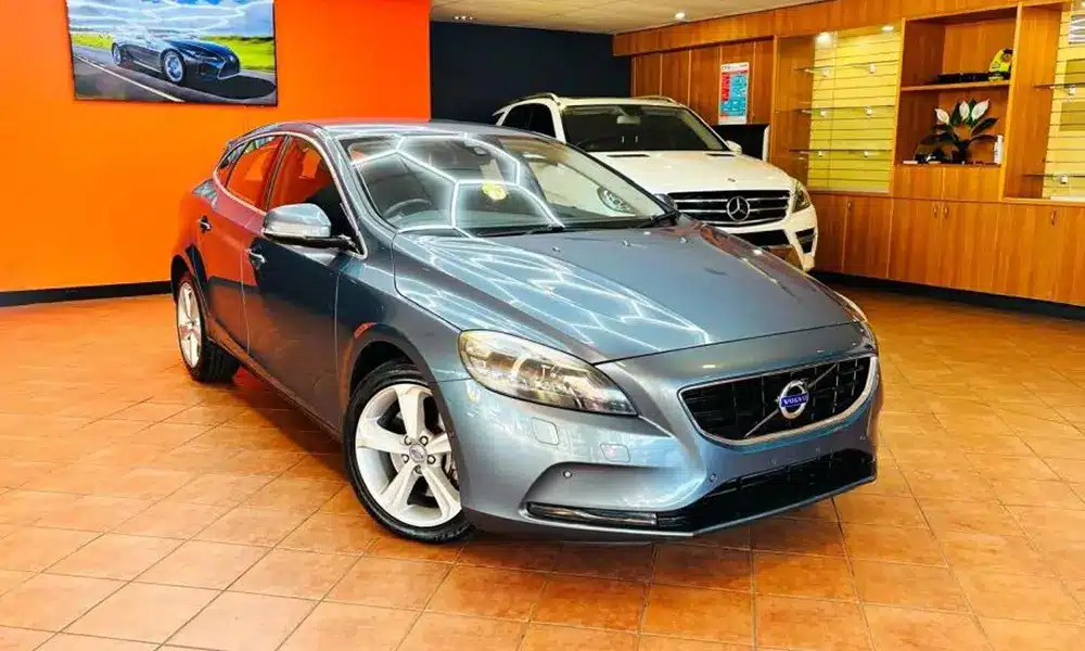 volvo-v40-t4-luxury-review