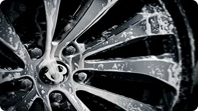 Wheel & tyre detail